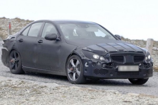 Mercedes-Benz pregăteşte o nouă Clasă C